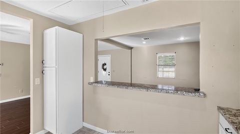 Tiny photo for 511 Lakeview, Somerville, TX 77879 (MLS # 26009106)