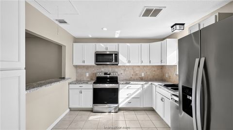 Tiny photo for 511 Lakeview, Somerville, TX 77879 (MLS # 26009106)