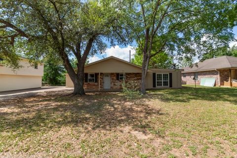 Photo of 4104 Marsh Street, Bryan, TX 77803 (MLS # 26004137)