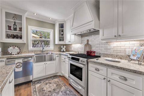 Tiny photo for 902 Woodland Parkway, College Station, TX 77840 (MLS # 26003093)