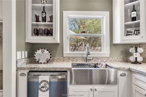 Tiny photo for 902 Woodland Parkway, College Station, TX 77840 (MLS # 26003093)