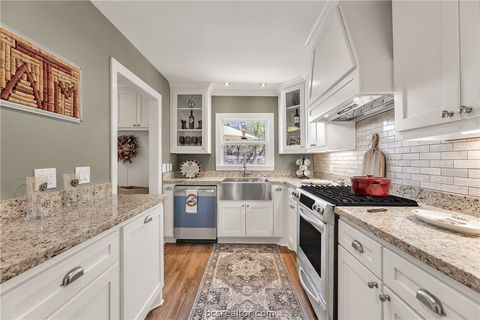 Tiny photo for 902 Woodland Parkway, College Station, TX 77840 (MLS # 26003093)