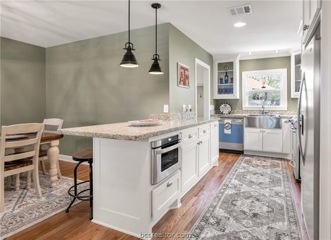 Tiny photo for 902 Woodland Parkway, College Station, TX 77840 (MLS # 26003093)