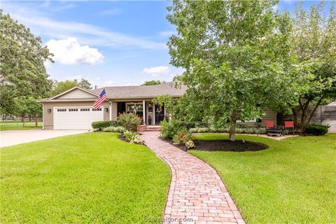 Tiny photo for 902 Woodland Parkway, College Station, TX 77840 (MLS # 26003093)