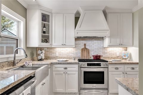 Tiny photo for 902 Woodland Parkway, College Station, TX 77840 (MLS # 26003093)