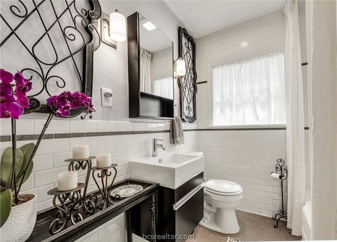 Tiny photo for 902 Woodland Parkway, College Station, TX 77840 (MLS # 26003093)