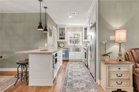 Tiny photo for 902 Woodland Parkway, College Station, TX 77840 (MLS # 26003093)