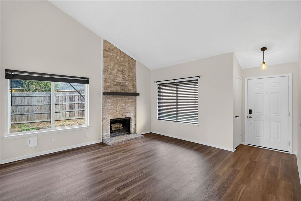 Photo of 2419 Memorial Drive, Bryan, TX 77802 (MLS # 26001820)