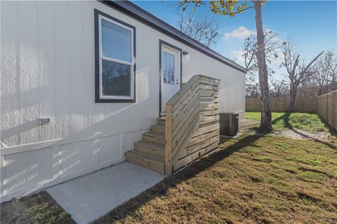 Tiny photo for 495 Avenue C, Somerville, TX 77879 (MLS # 26000410)