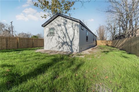 Tiny photo for 495 Avenue C, Somerville, TX 77879 (MLS # 26000410)