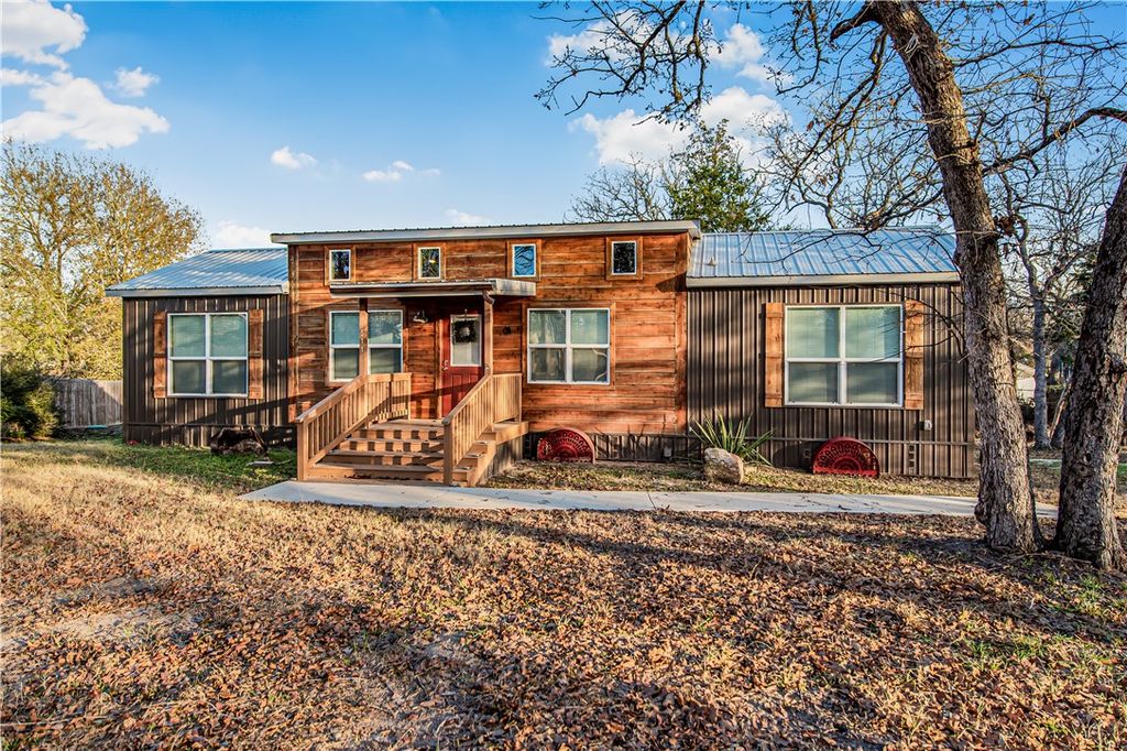 Photo of 515 Lakeview Lane, Somerville, TX 77879 (MLS # 26000712)