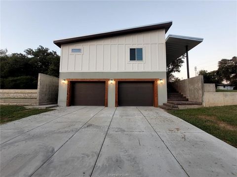 Tiny photo for 114 Lakeview Drive N, Hilltop Lakes, TX 77871 (MLS # 26003112)