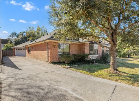 Tiny photo for 204 Hearthstone Circle, College Station, TX 77840 (MLS # 25012662)