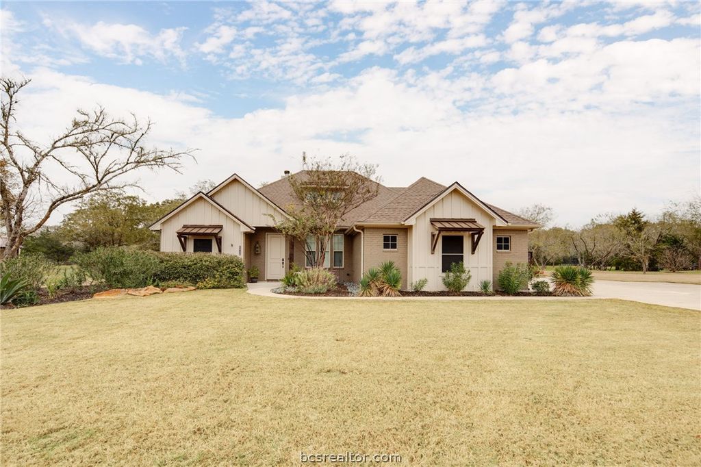 Photo of 8848 Green Branch Loop, Bryan, TX 77808 (MLS # 26001727)