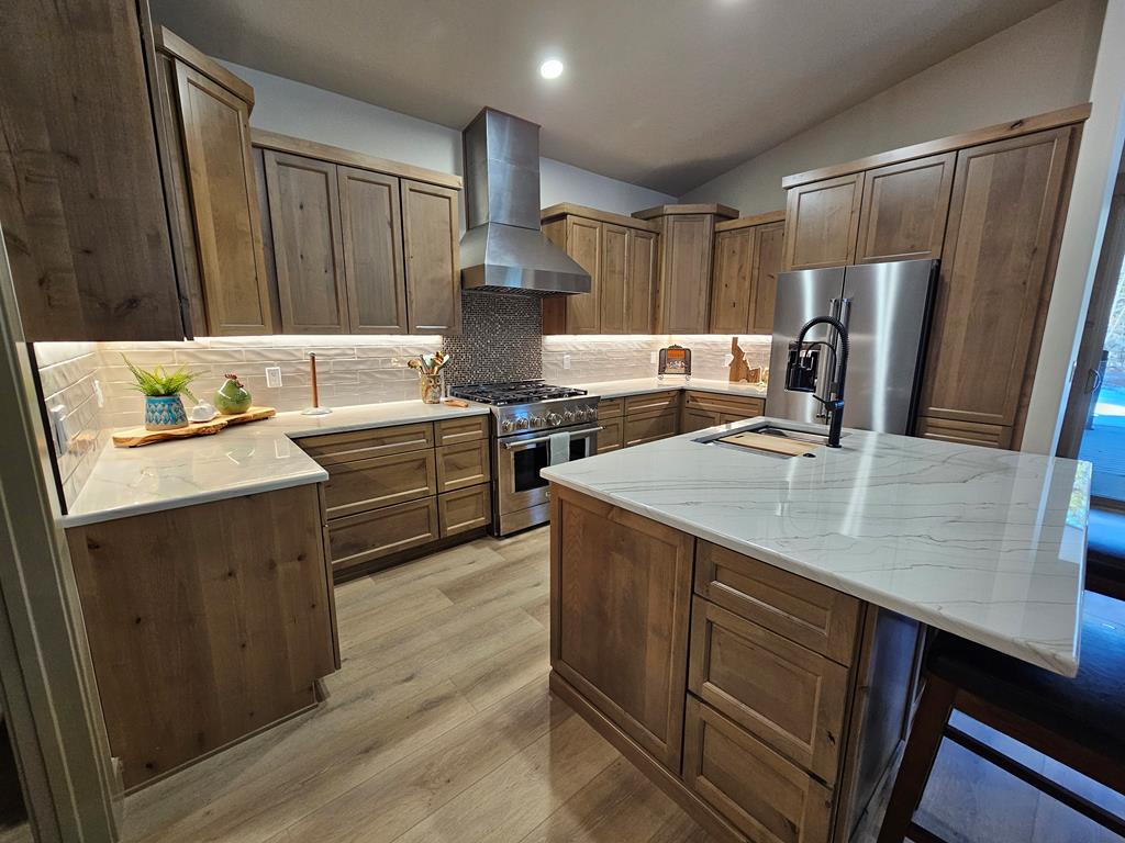 Stainless appliances.