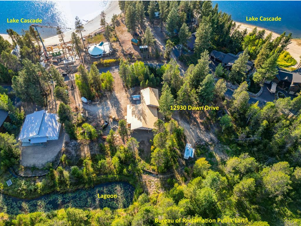 Great location with lake and public land access.