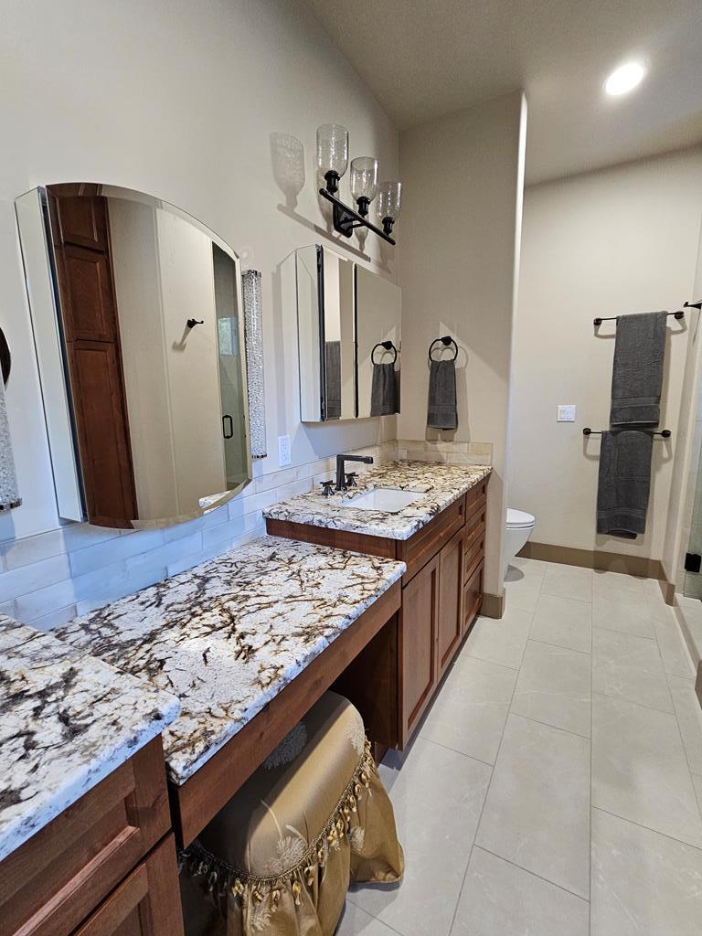 Striking granite countertops.