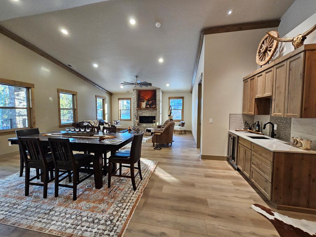 Open concept feels spacious, Can lighting throughout.