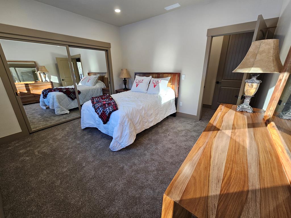 Guest room 2., Large size will fit a king or bunks.