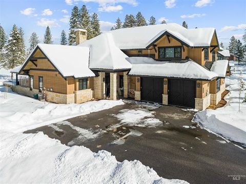 Photo of 326 Sunshine Drive, McCall, ID 83638 (MLS # 543610)