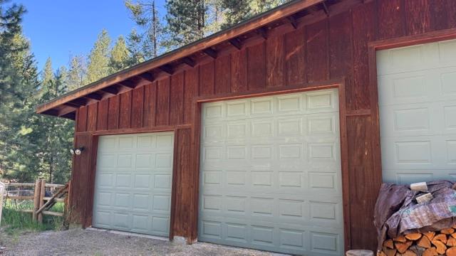 Massive shop with 3 Bay Doors