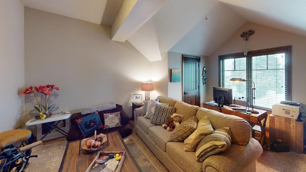 Office / 3rd Bedroom