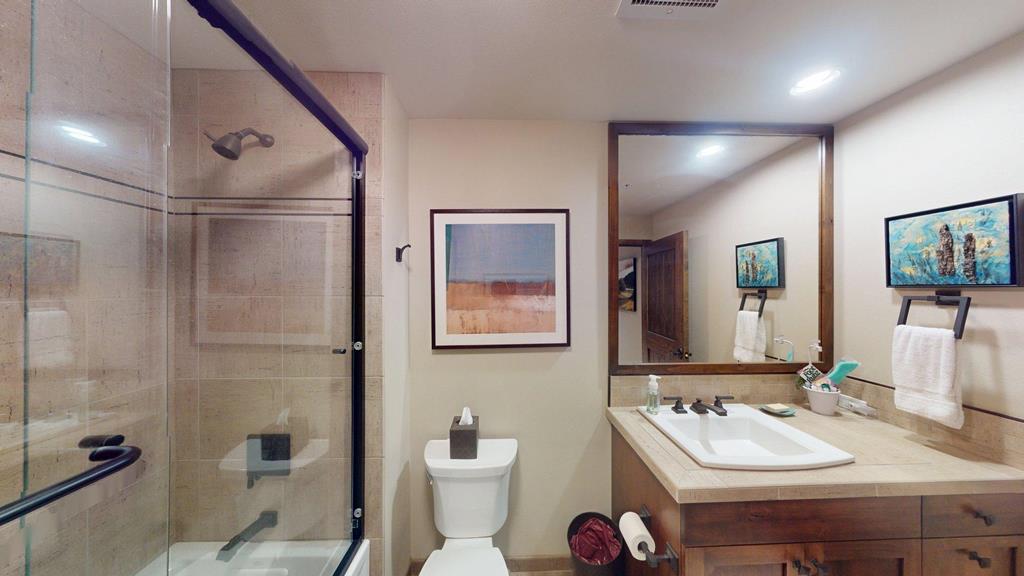 Full Bath En-Suite