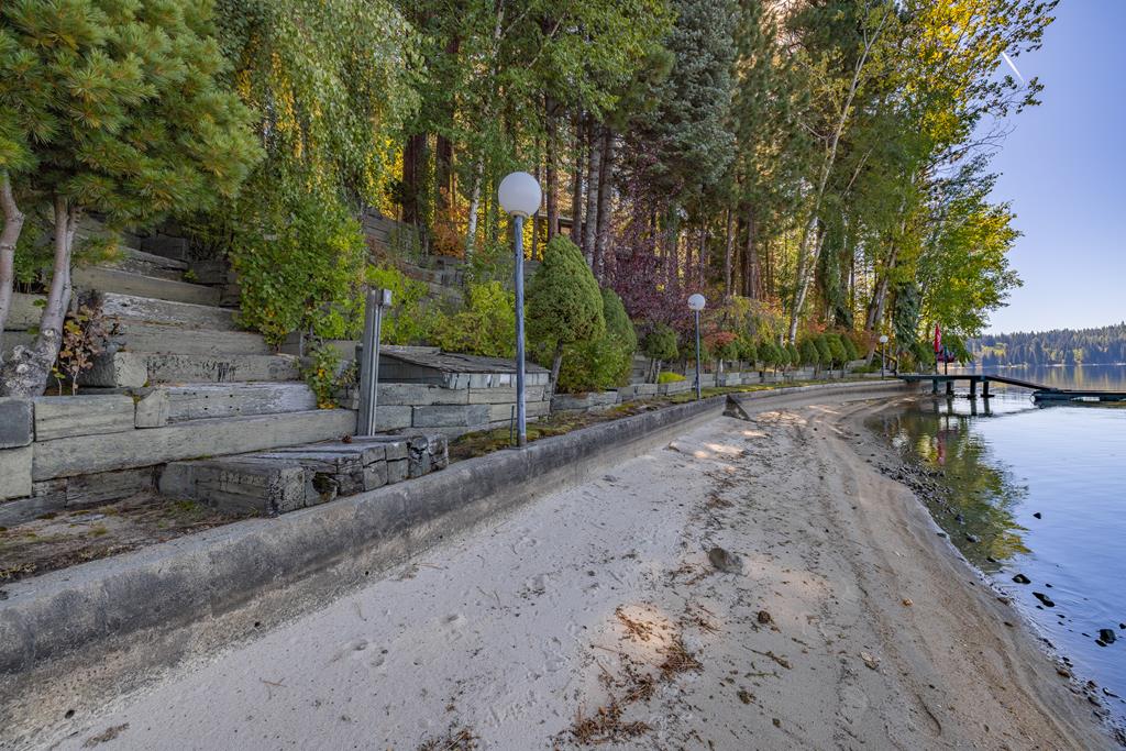 Landscaped walls., Beautiful landscaping in place on most of the lakefront.