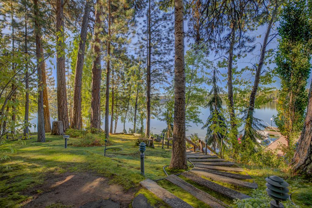 Access down to the lake.