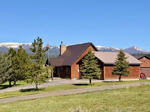 Photo of 10307 Emma Loop, Cascade, ID 83611 (MLS # 544383)