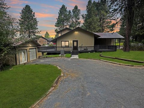 Photo of 109 Par Drive, Cascade, ID 83611 (MLS # 543516)