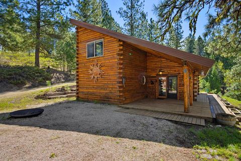 Photo of 461 Hilltop Road, Cascade, ID 83611 (MLS # 544360)