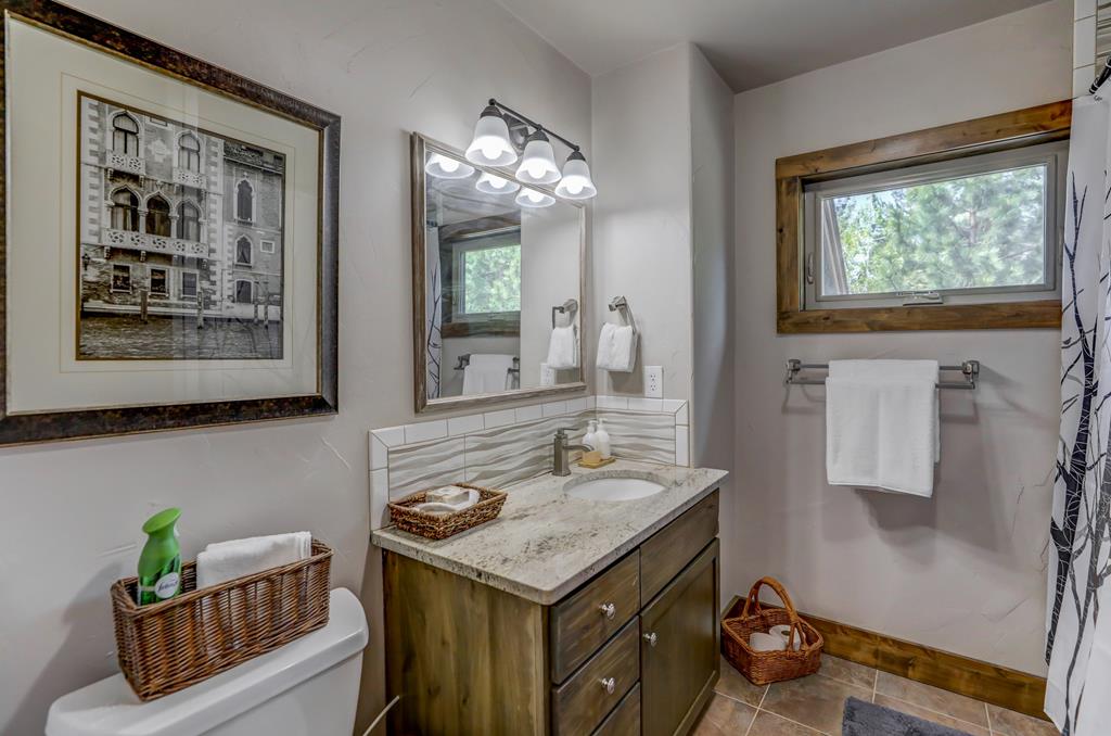 3rd Floor Full Bathroom