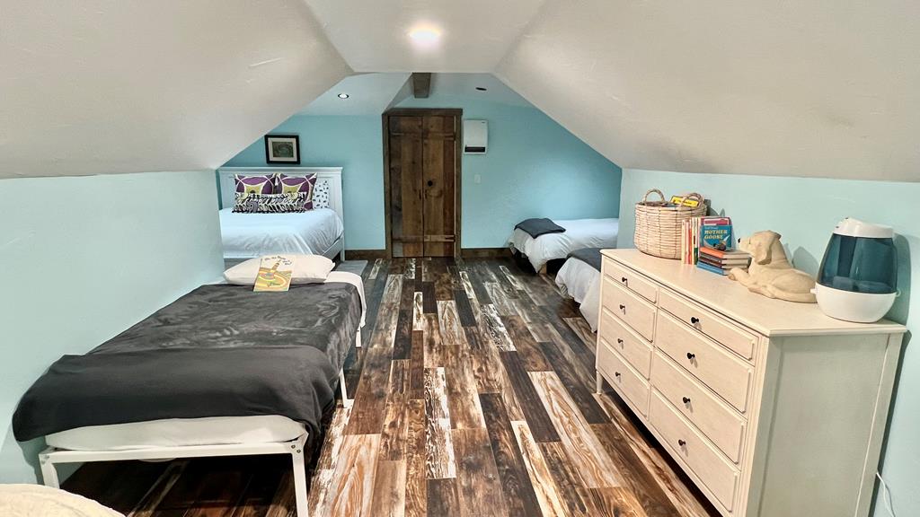 Huge 3rd Floor Bedroom