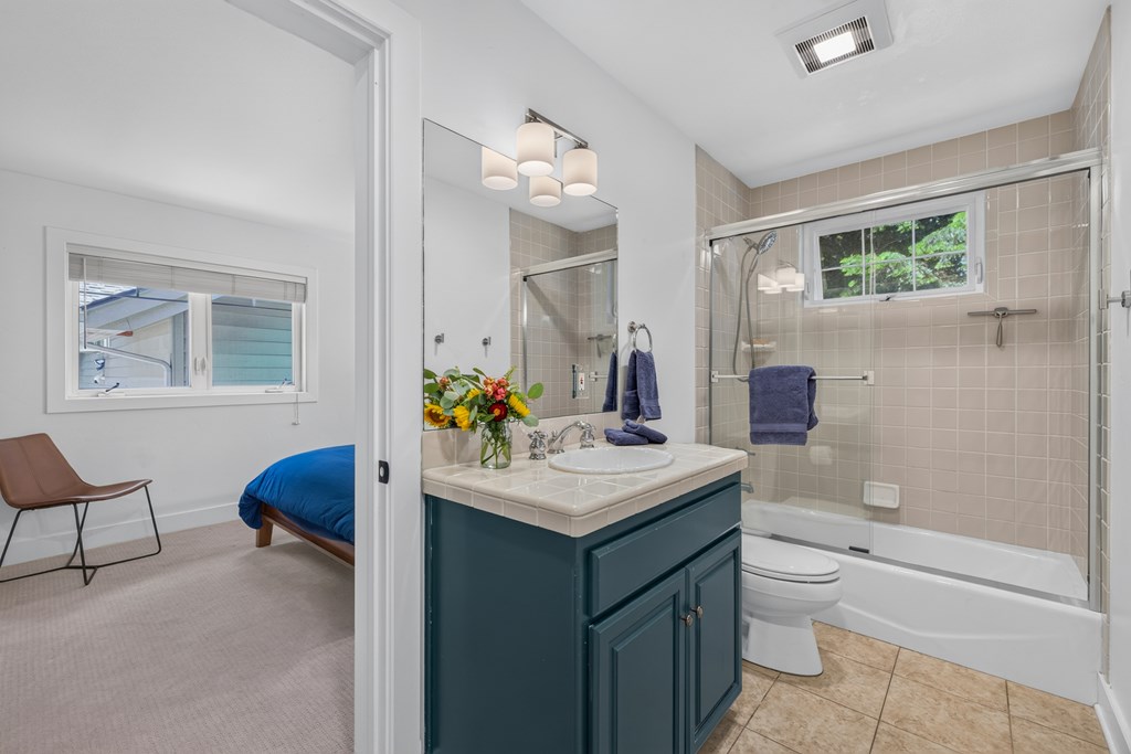 Bathroom Upstairs