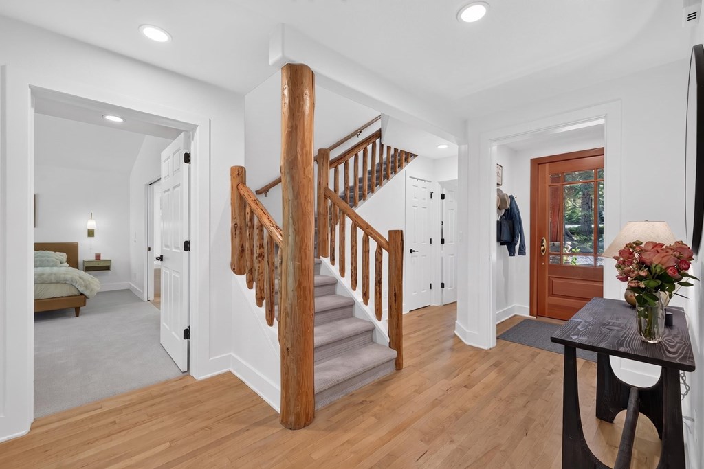 Entry to Stairs