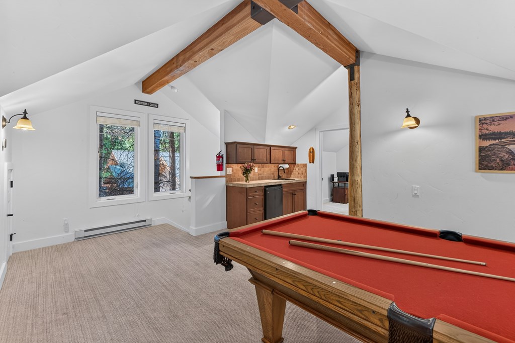 Pool Table & Mini Bar
