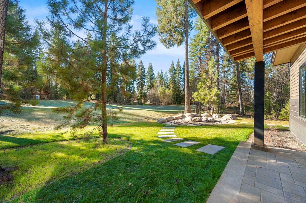 1st Floor Patio