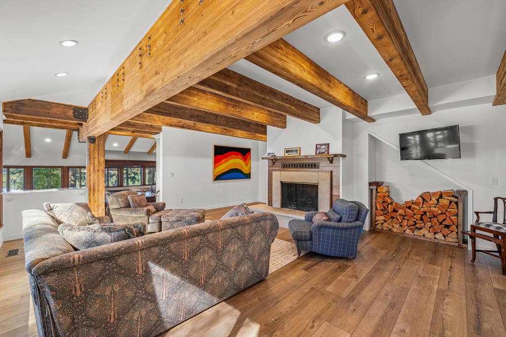 Living area.