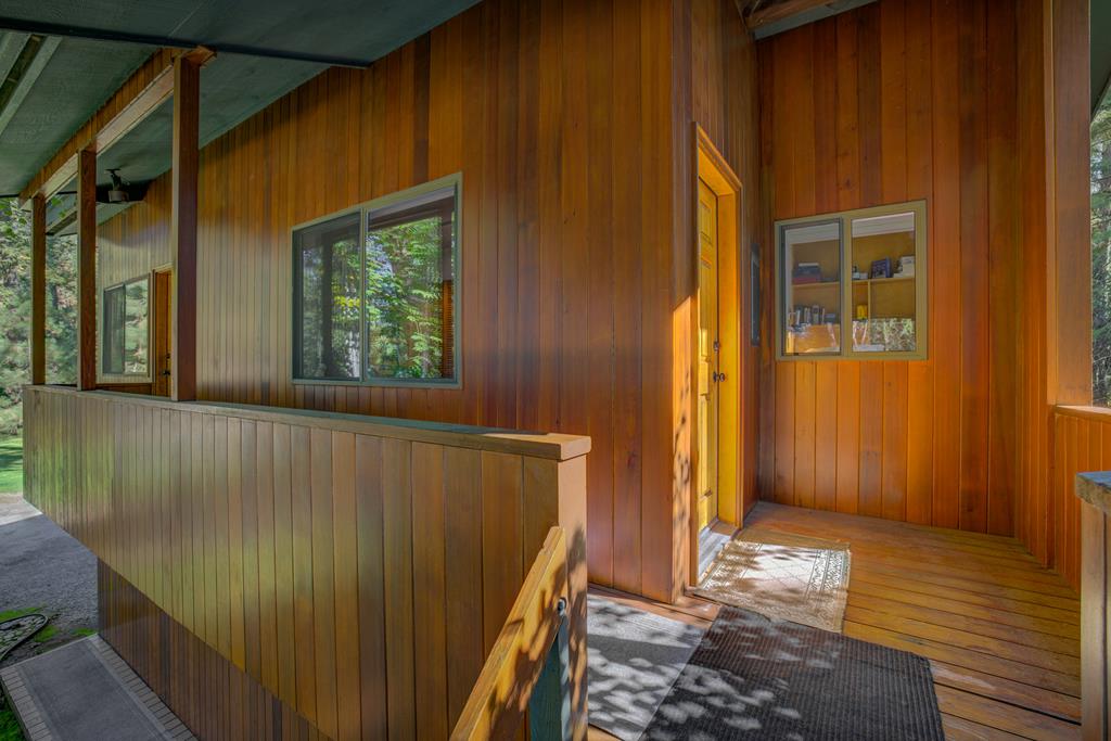 Entry to one side of the bunkhouse.