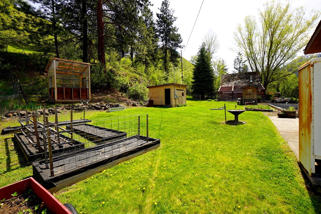 Large Backyard for Gardening