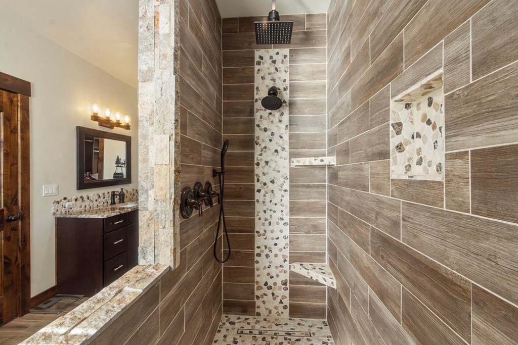 Stunning Shower Upstairs Suite