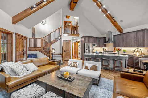 Photo of 12 Haystack Court, Donnelly, ID 83615 (MLS # 543683)