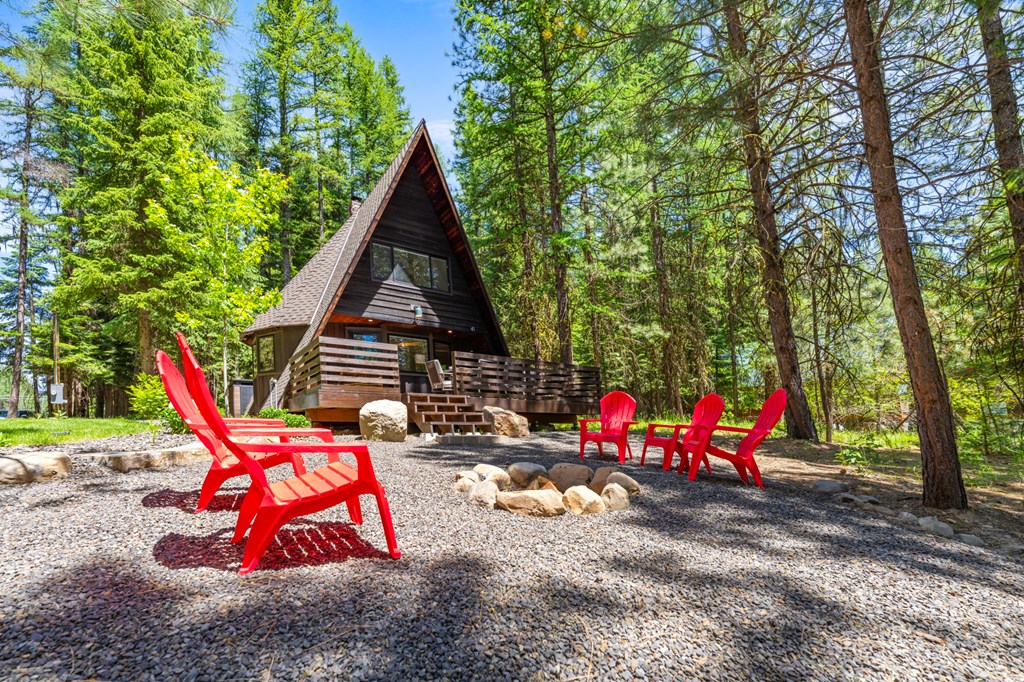 Time to enjoy your McCall cabin in the woods!!