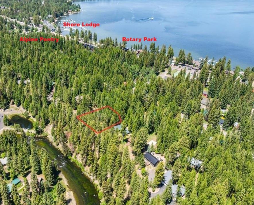 Conveniently Located!, Walking distance to Rotary Park on Payette Lake, the Shore Lodge and Alpine Pantry.