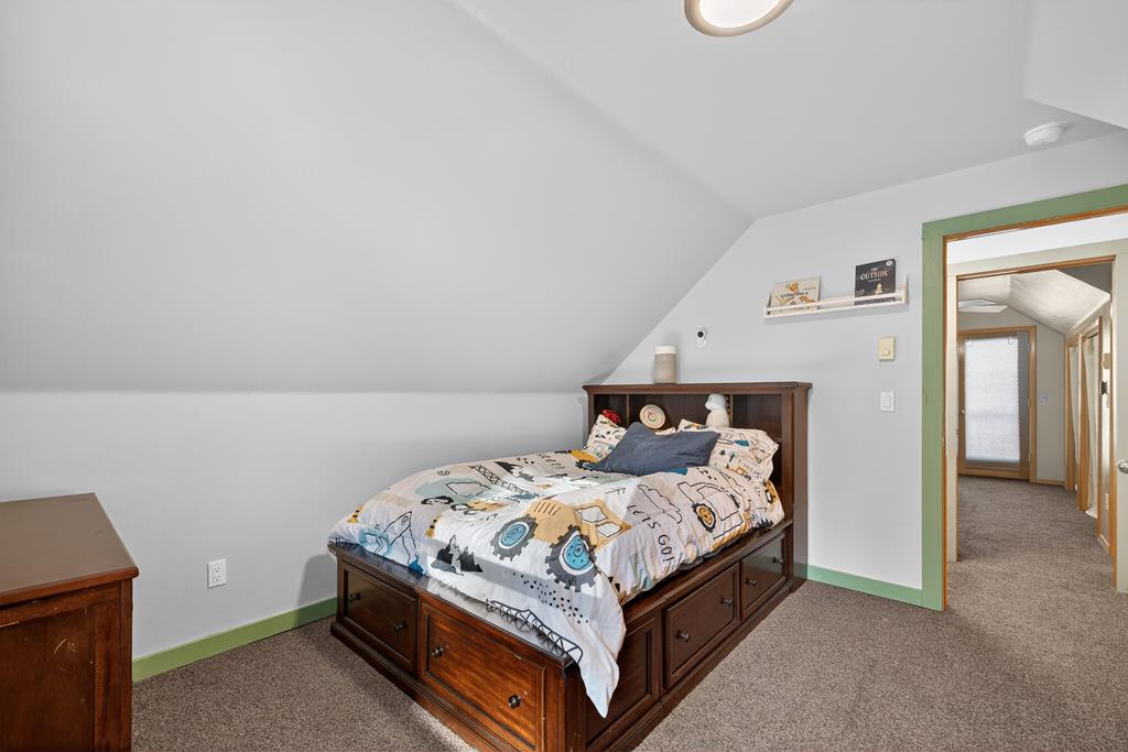 Upstairs guest bedroom.