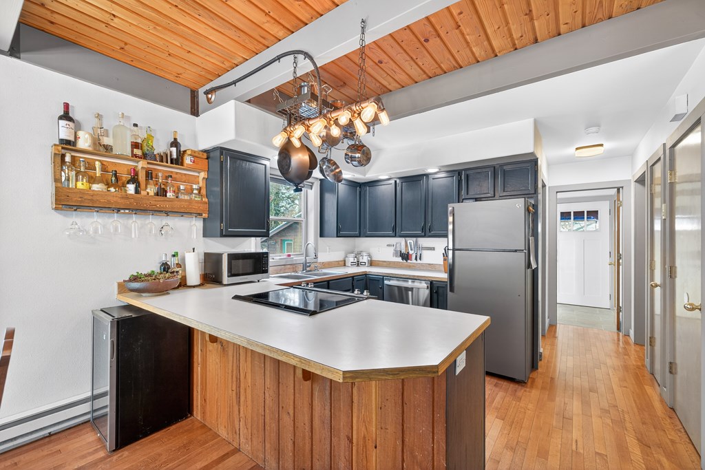 Hallway to mud/laundry room.
