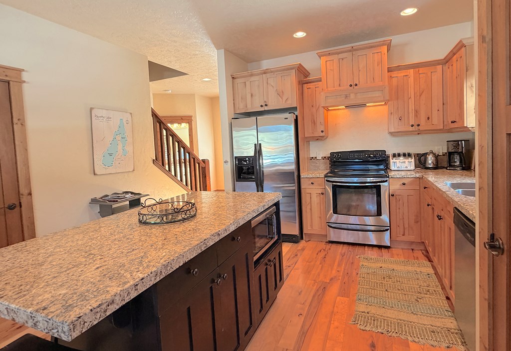 Kitchen w/ Stainless and Granite
