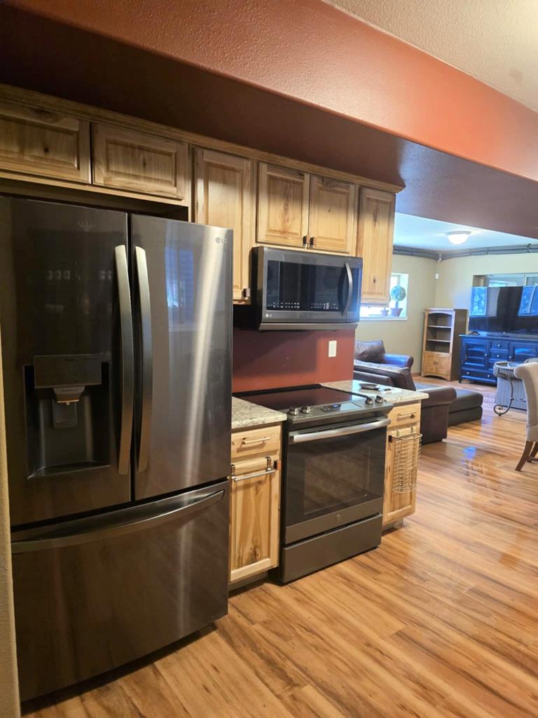 stove & fridge downstairs