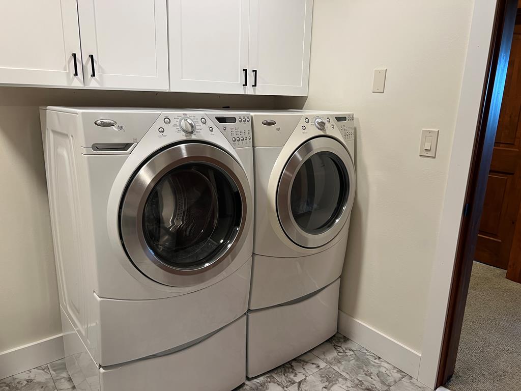 Lower level laundry